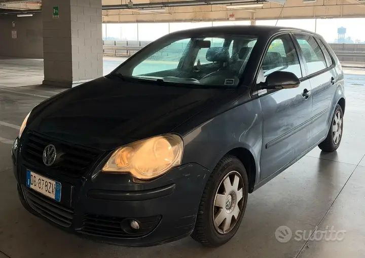 Volkswagen Polo 2006 photo 2