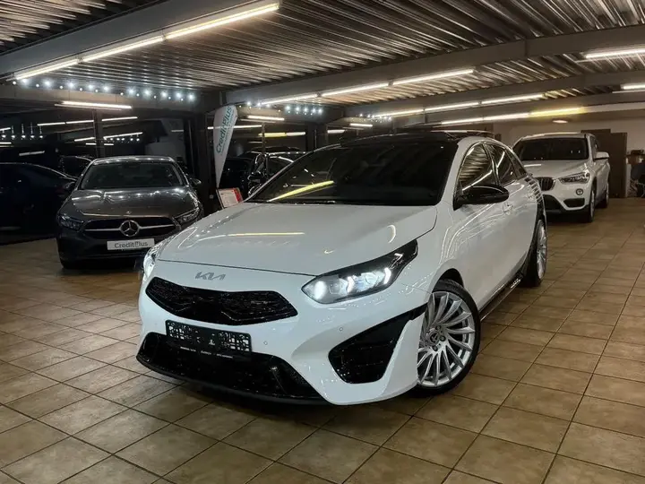 Kia Proceed