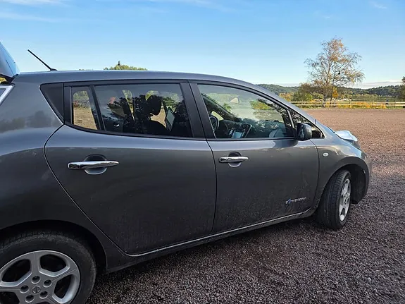 Nissan Leaf 2015 photo 5