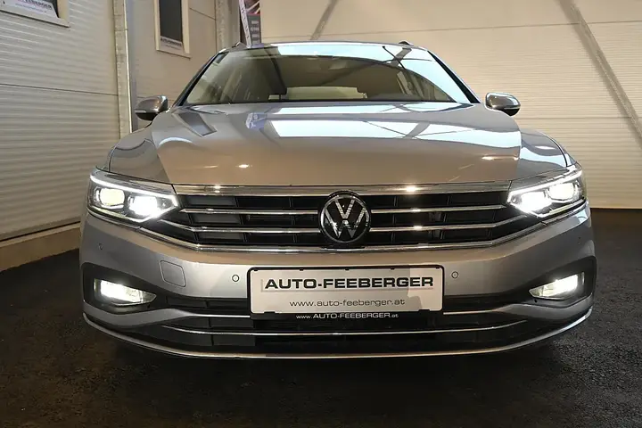 Volkswagen Passat 2024 photo 2