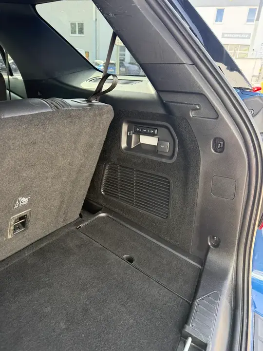 Ford Explorer 2022 photo 2
