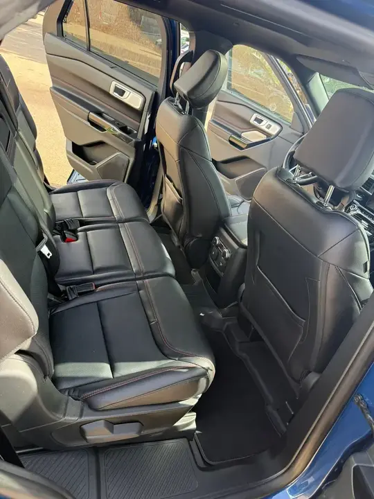 Ford Explorer 2022 photo 3