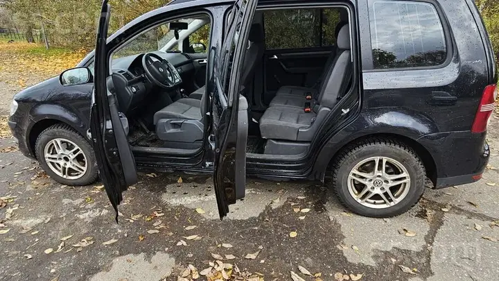 Volkswagen Touran 2007 photo 5