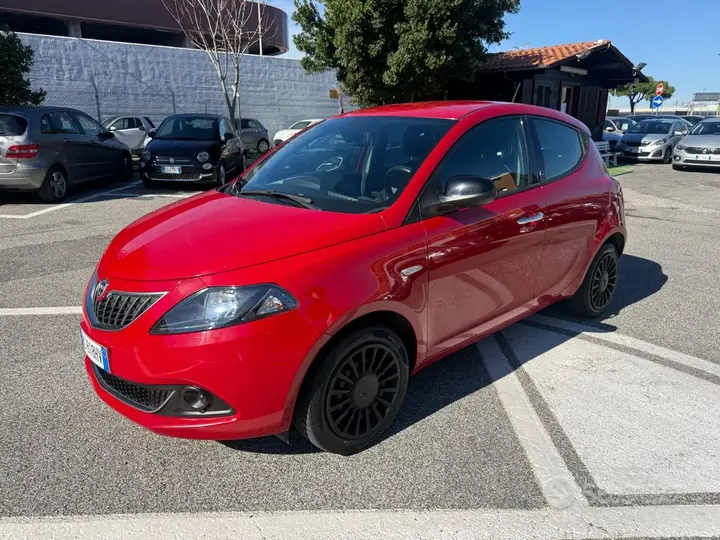 Lancia Ypsilon