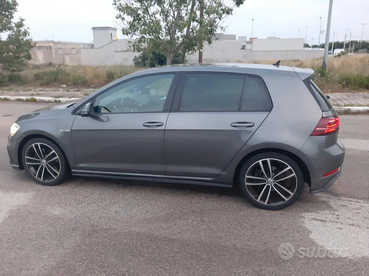 Volkswagen Golf 2018 photo 2