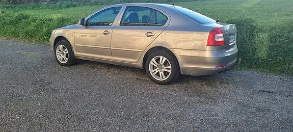 Skoda Octavia 2011 photo 3