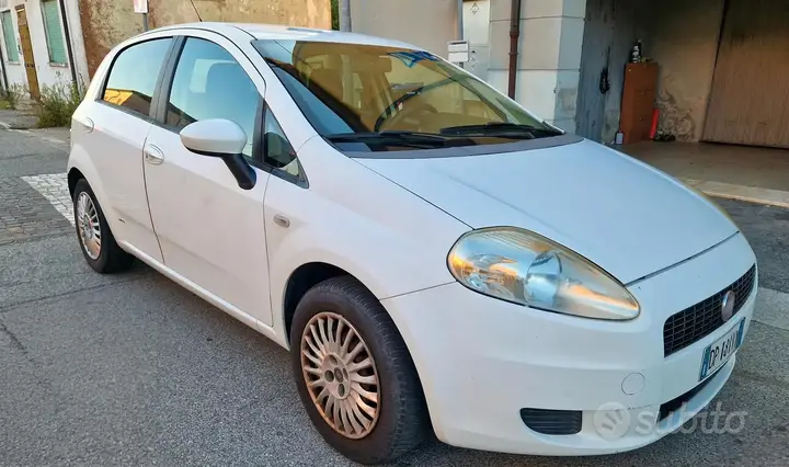 Fiat Punto 2008 photo 3