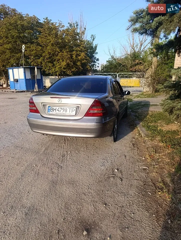 Mercedes-Benz C-Class 2003 photo 4