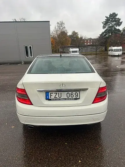 Mercedes-Benz C200