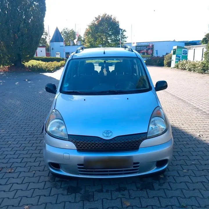 Toyota Yaris Verso