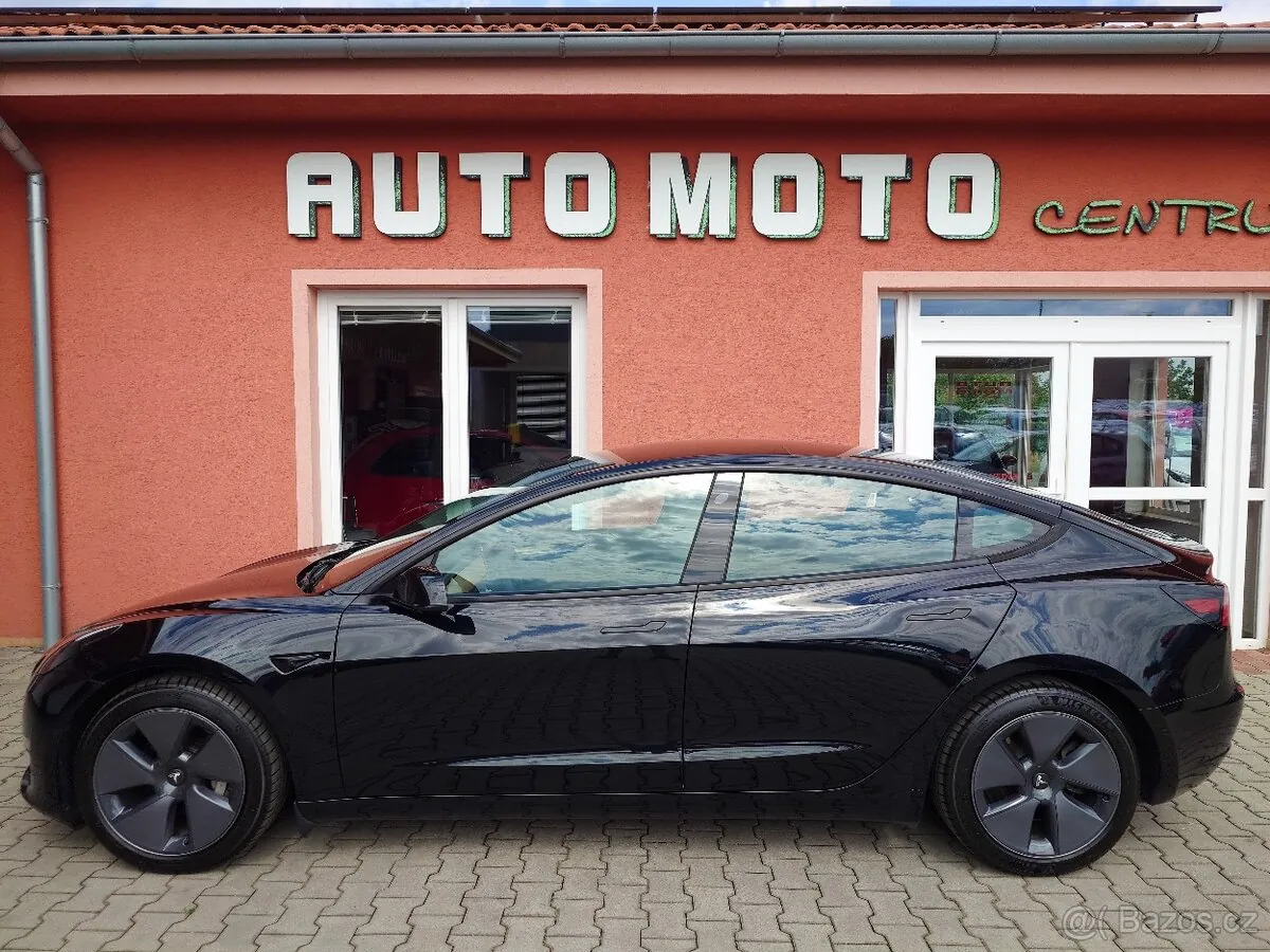 Tesla Model 3 2022 photo 2