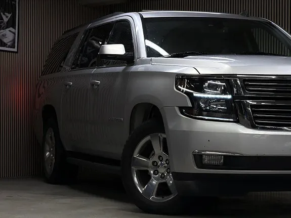 Chevrolet Suburban 2015 photo 4