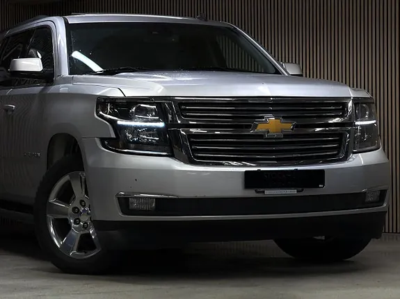 Chevrolet Suburban 2015 photo 2