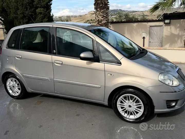 Lancia Musa 2009 photo 4