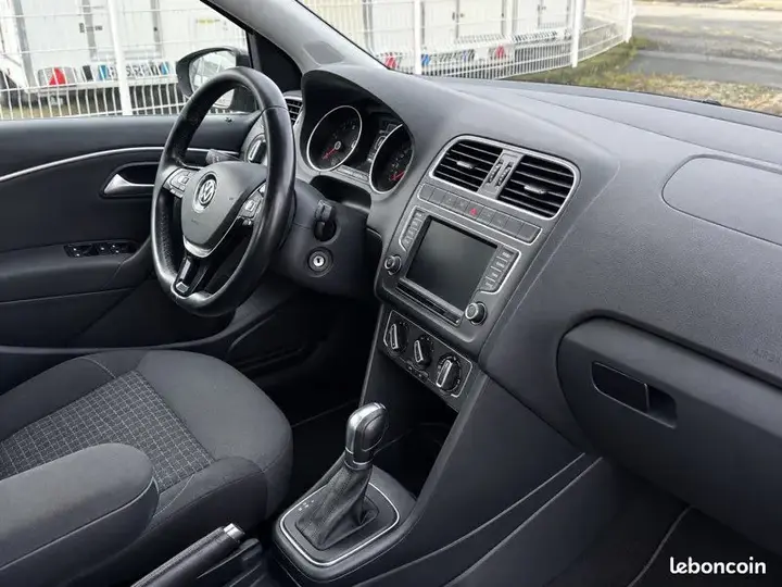 Volkswagen Polo 2015 photo 5