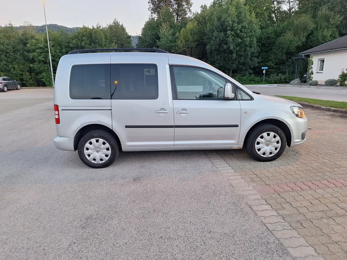 Volkswagen Caddy 2011 photo 2