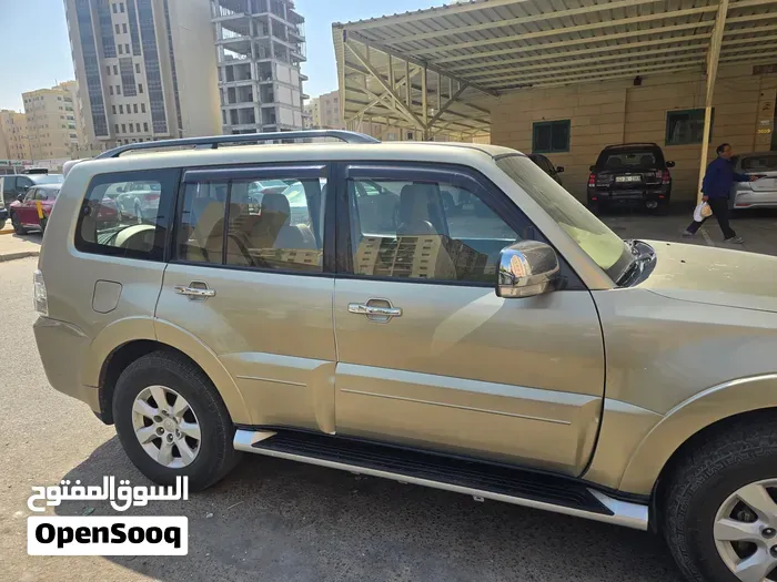 Mitsubishi Pajero 2012 photo 3