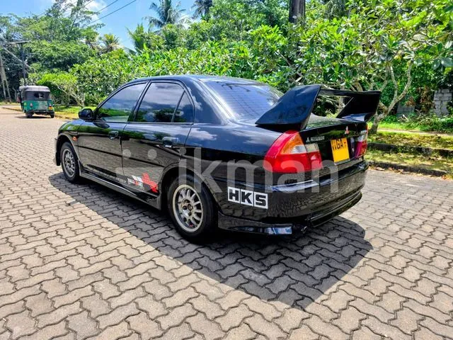 Mitsubishi Lancer 2000 photo 2