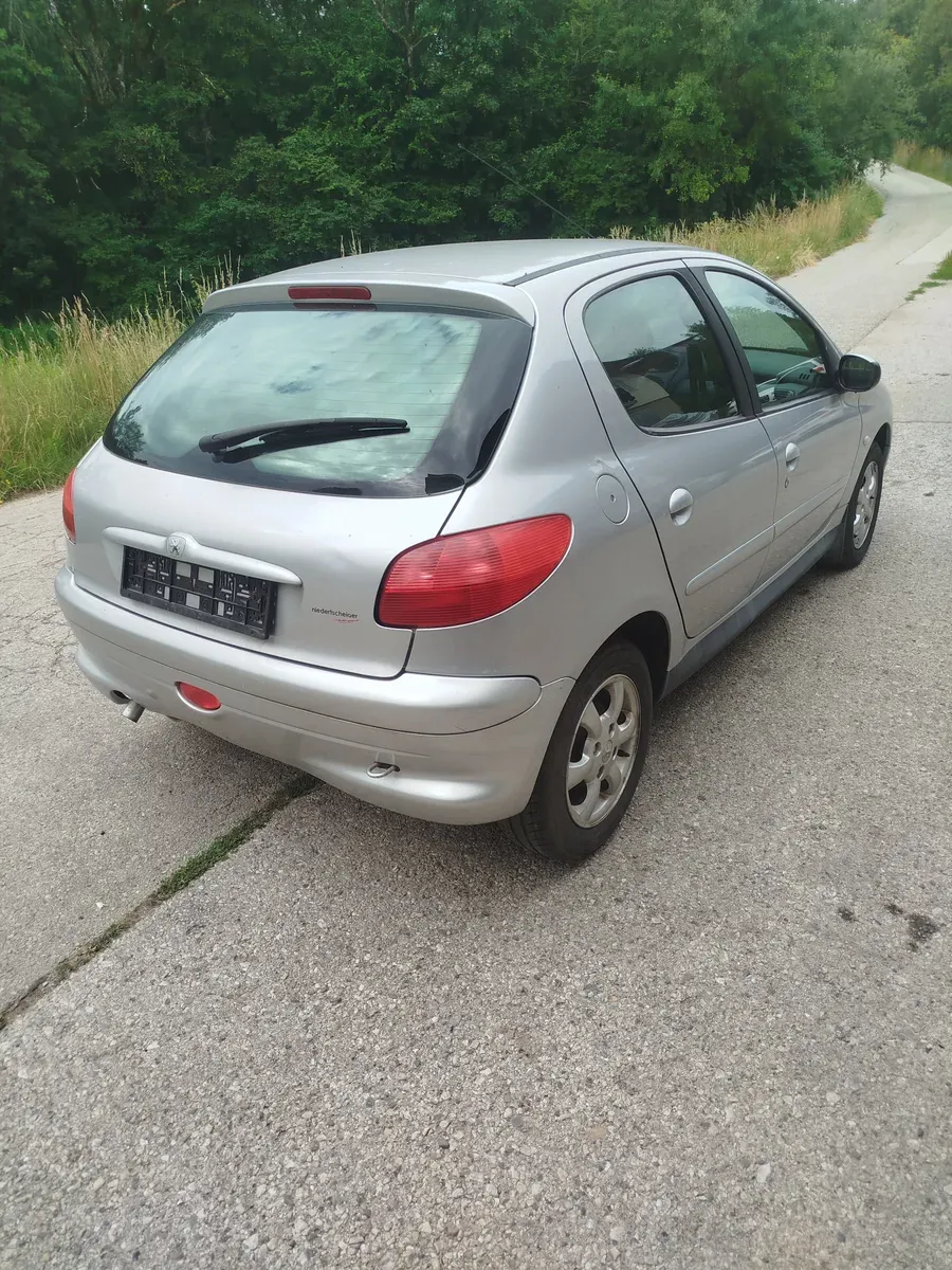 Peugeot 206 2002 photo 3