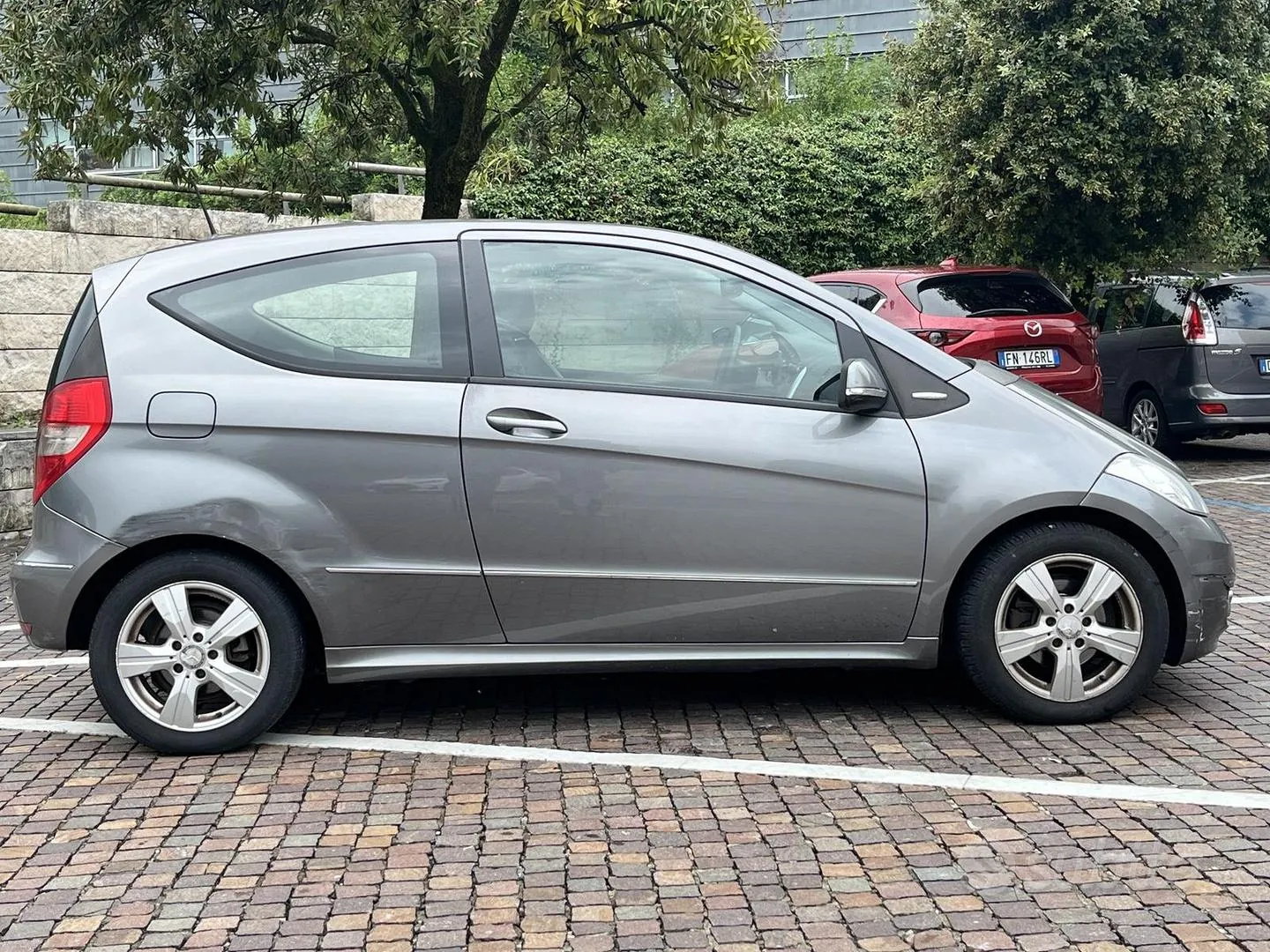 Mercedes-Benz A-Class 2010 photo 4