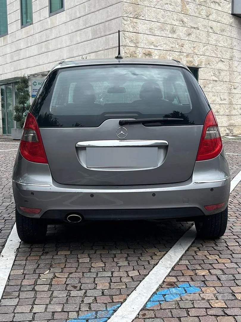 Mercedes-Benz A-Class 2010 photo 5