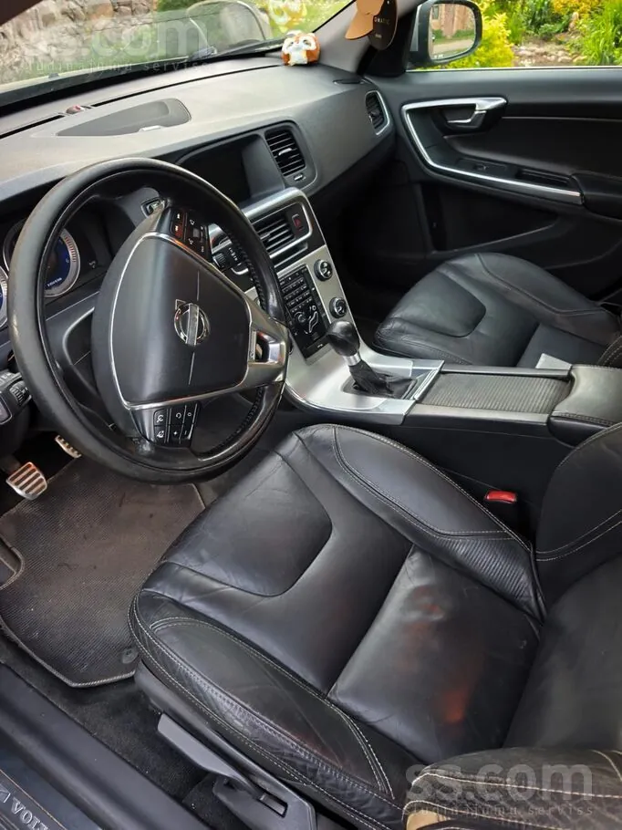 Volvo S60 2012 photo 3