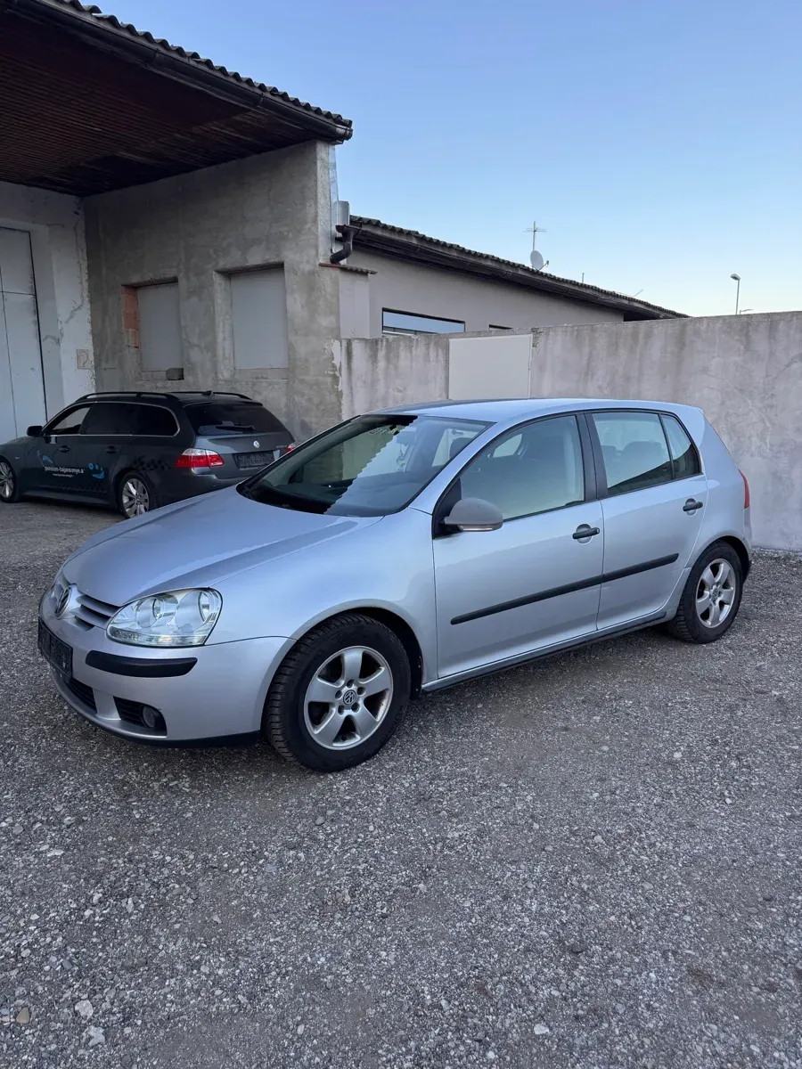 Volkswagen Golf 2005 photo 2