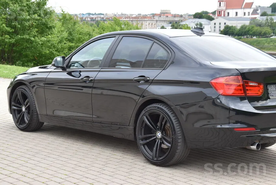 BMW 320 2012 photo 4