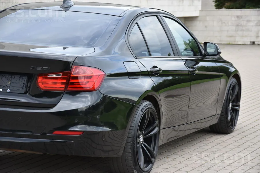 BMW 320 2012 photo 3
