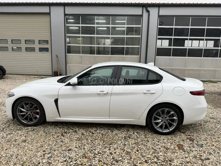 Alfa Romeo Giulia 2016 photo 4