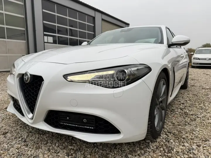 Alfa Romeo Giulia 2016 photo 3