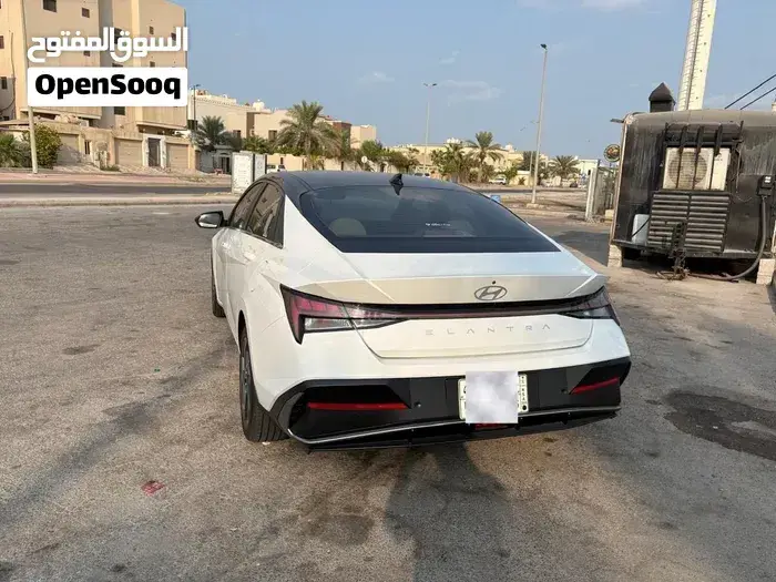 Hyundai Elantra 2026 photo 2