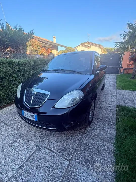 Lancia Ypsilon