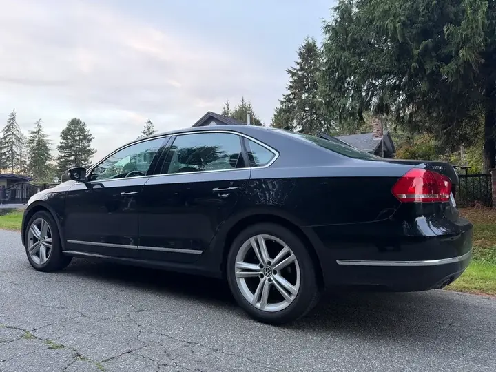 Volkswagen Passat 2014 photo 2
