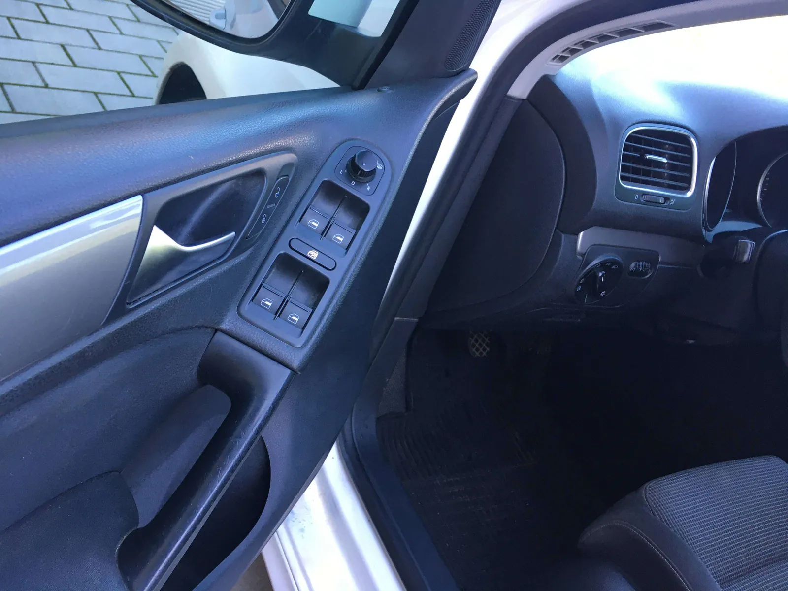 Volkswagen Golf 2011 photo 5