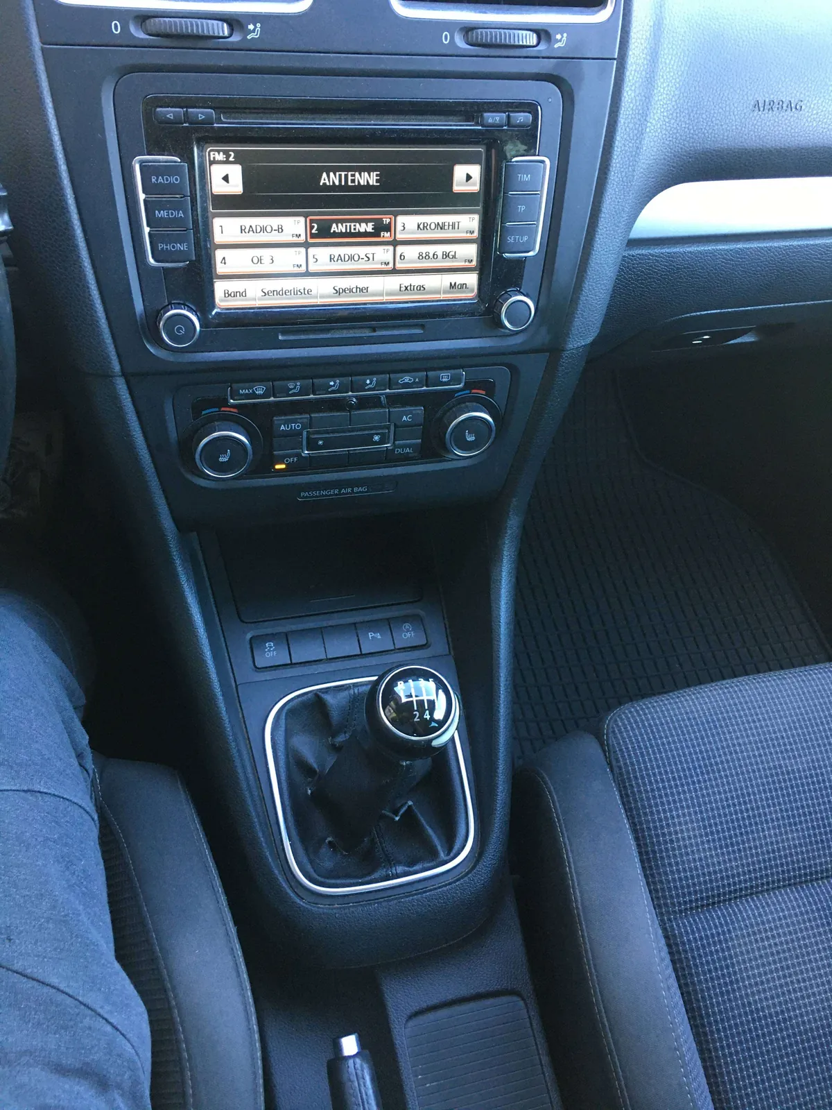 Volkswagen Golf 2011 photo 4