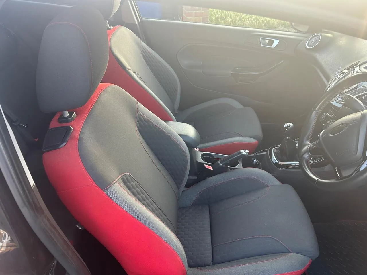 Ford Fiesta 2015 photo 5