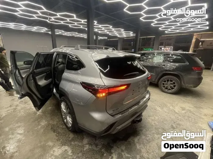 Toyota Highlander 2025 photo 2