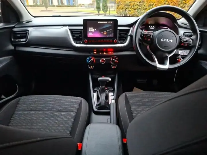Kia Stonic 2025 photo 2