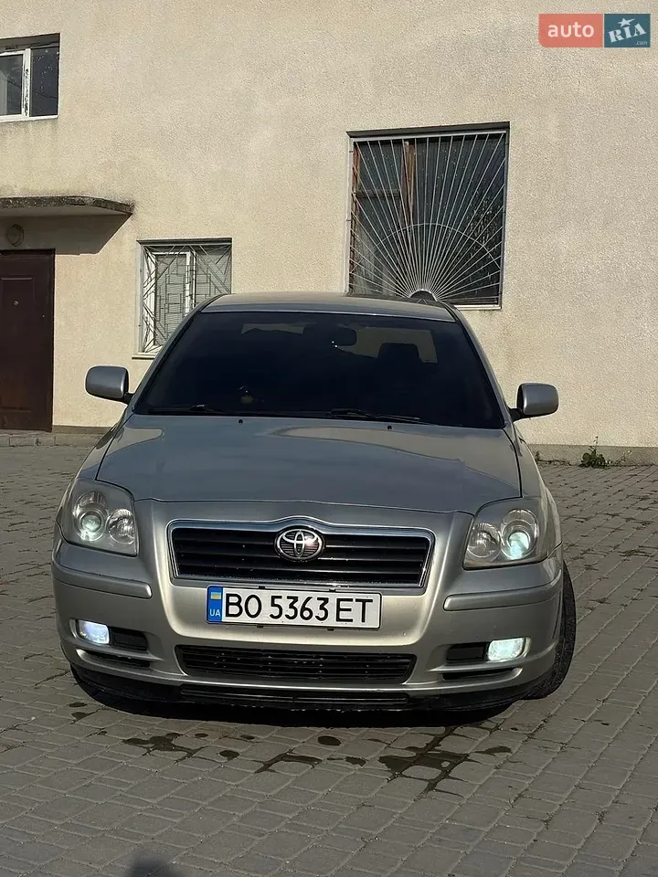 Toyota Avensis 2004 photo 5