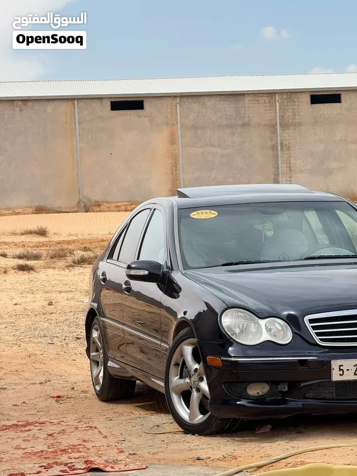 Mercedes-Benz C-Class 2006 photo 2