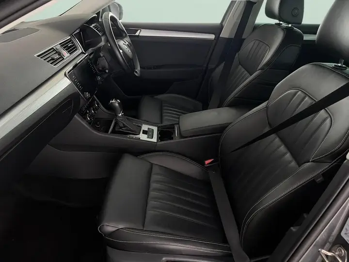 Skoda Superb 2022 photo 4