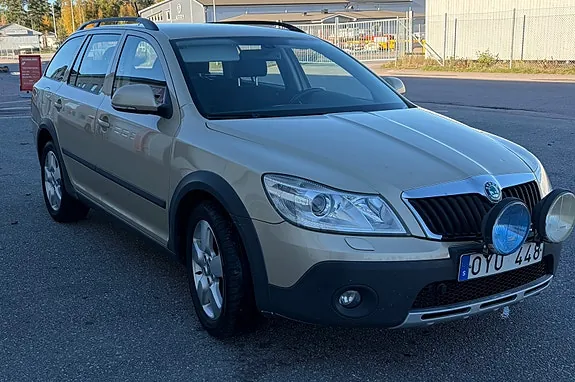 Skoda Octavia Scout 2012 photo 2