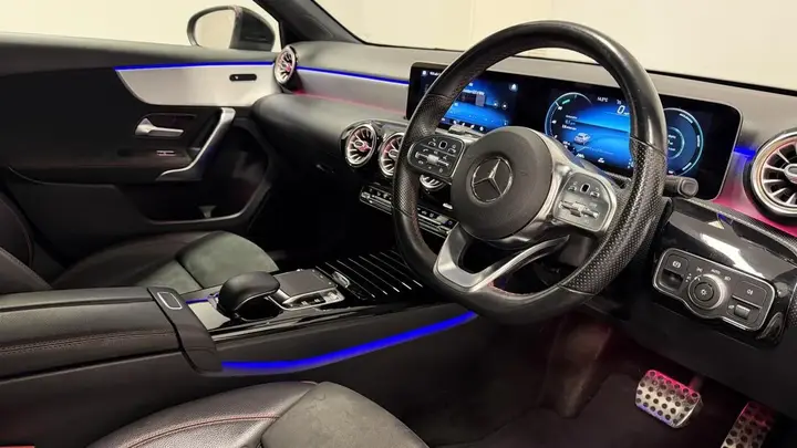 Mercedes-Benz A-Class 2018 photo 2