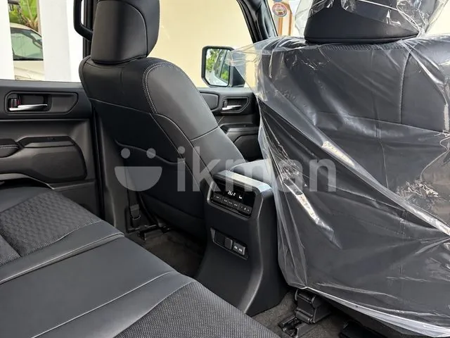 Toyota Land Cruiser Prado 2026 photo 5