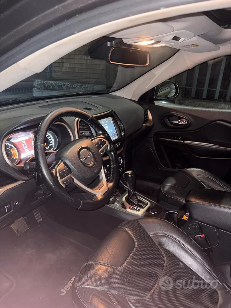 Jeep Cherokee 2014 photo 3