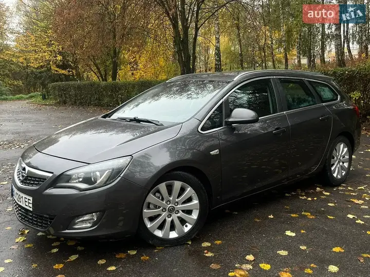 Opel Astra 2012 photo 3