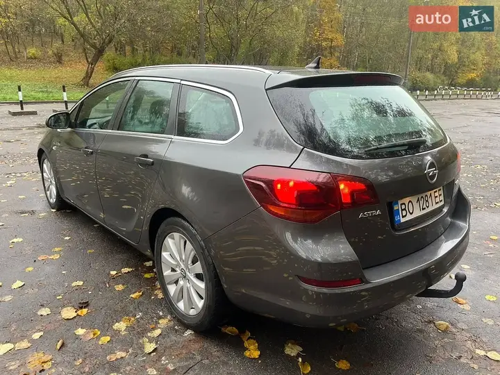 Opel Astra 2012 photo 5