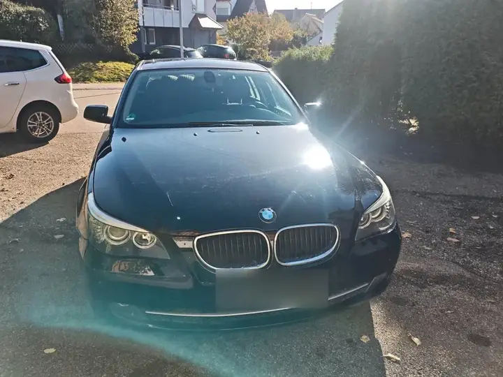 BMW 520I