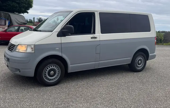 Volkswagen T5 2004 photo 3
